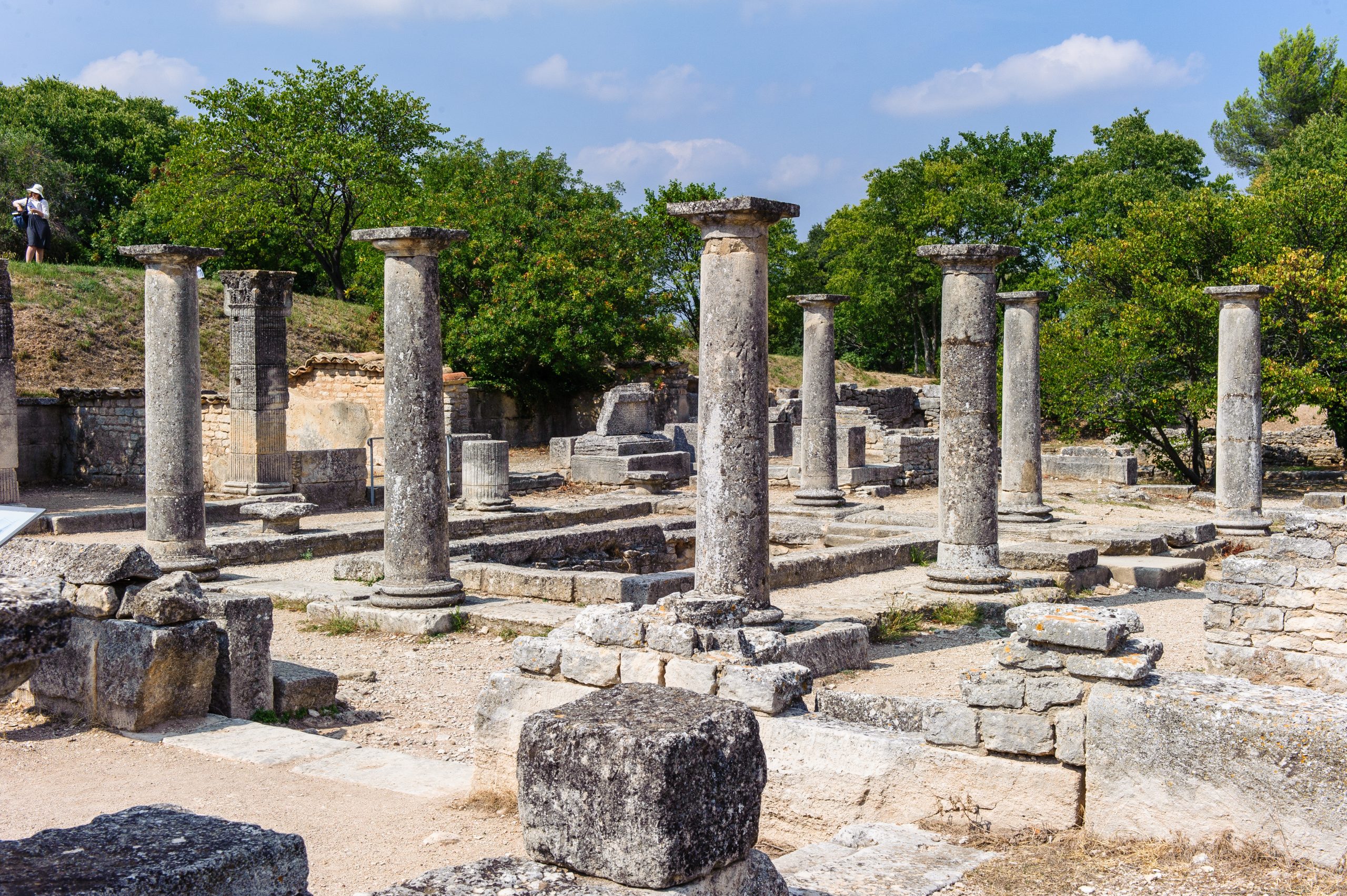 Plongée dans l’histoire : Découvrez les sites archéologiques méconnus à visiter
